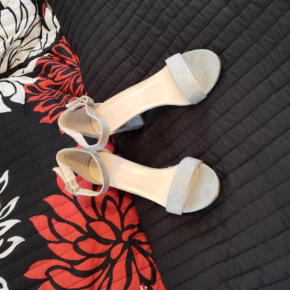 SPARKLY  SANDALS